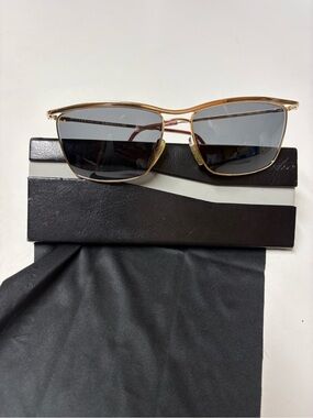 Valentino - Rectangular Sunglasses 3003   35 authentic 100%